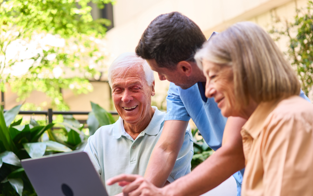 Cuidados Domiciliarios para Personas Mayores con Enfermedades Crónicas: Todo lo que Debes Saber